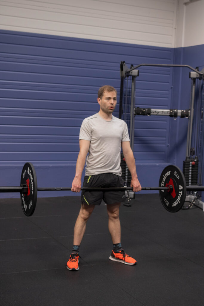 adhérent qui réalise un soulevé de terre